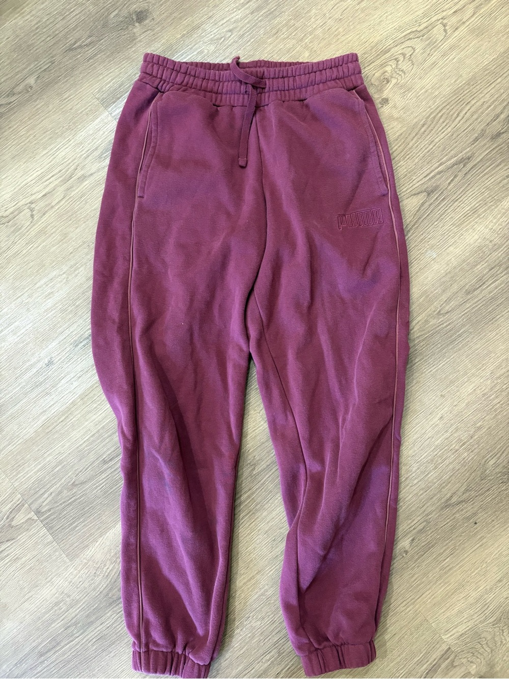 Women’s Puma sz Small Maroon Sweatpants